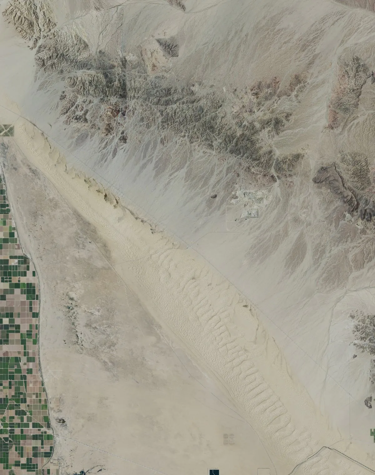 The whole dune field in Glamis Guide: ridge lines run the length of the dunes