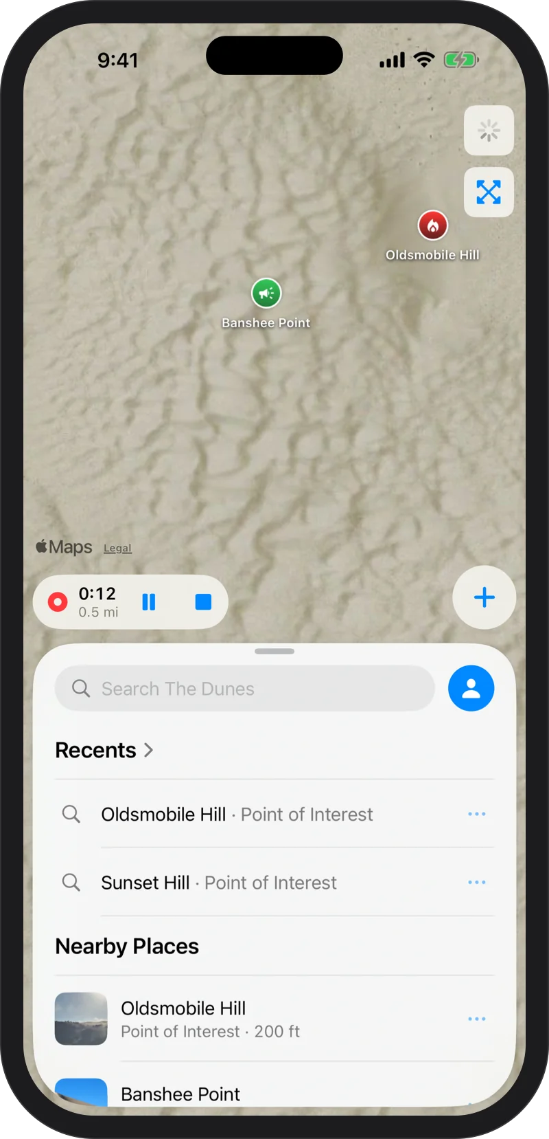 iPhone: recording a track: a small readout over the map with moving time and distance and Pause and Stop buttons